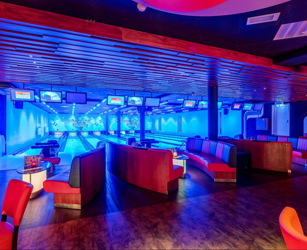 Lucky Strike Bowling(2).jpg